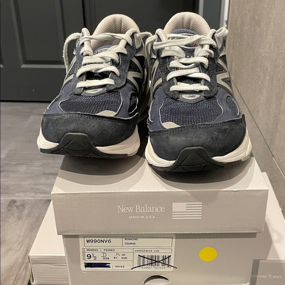 New Balance Women’s 990v6 shoes size 9 1/2 WIDE Dark Blue and Gray. - Picture 3 of 6